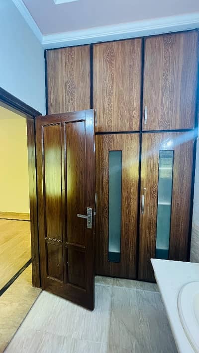 Well-constructed House Available For sale In Wapda Town Phase 1 - Block J2