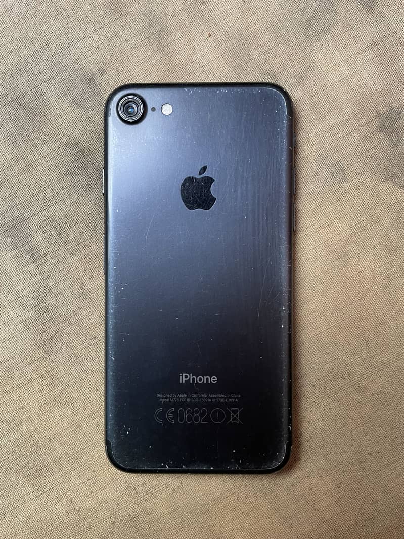 Apple iPhone 7 1