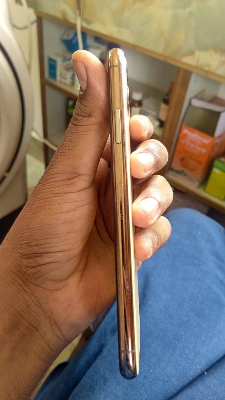Apple iPhone 11 Pro Max 1