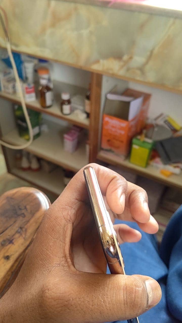 Apple iPhone 11 Pro Max 5