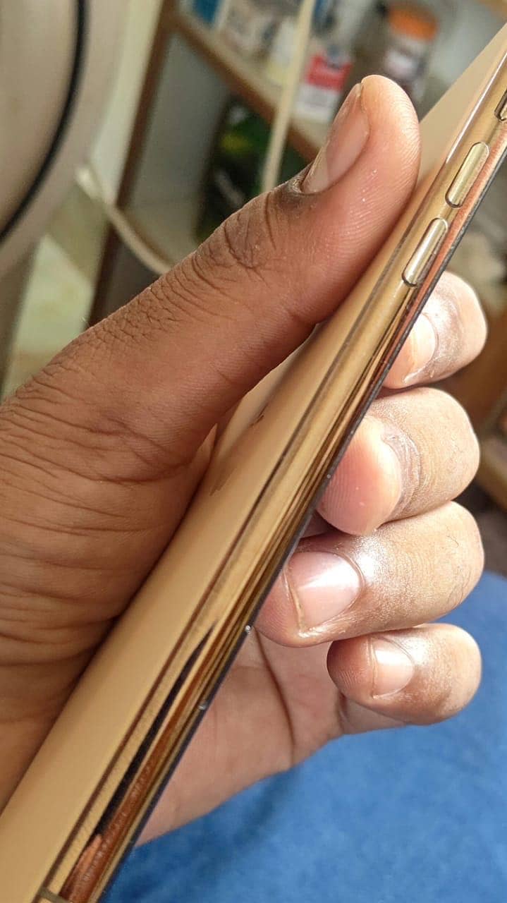 Apple iPhone 11 Pro Max 7