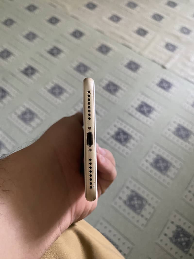Apple iPhone 7 Plus 3