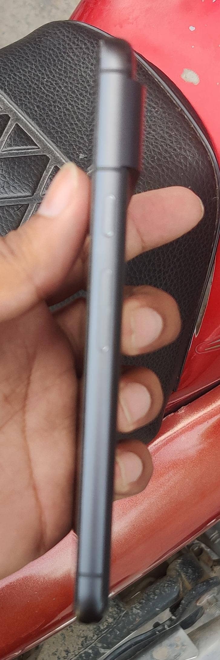 Google Pixel 8 4