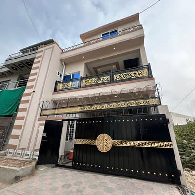 5 Marla Double Unit Brand New For Sale   prime location   Near the Main Main Access  water bor Any time