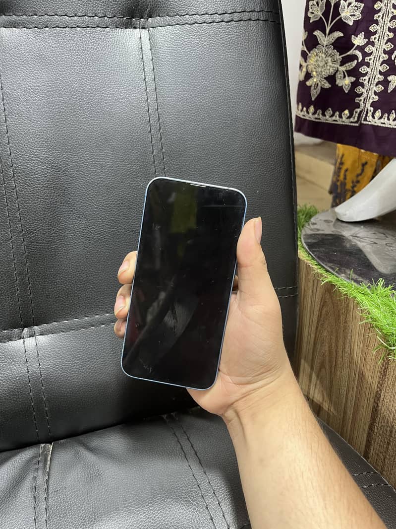Apple iPhone 13 2