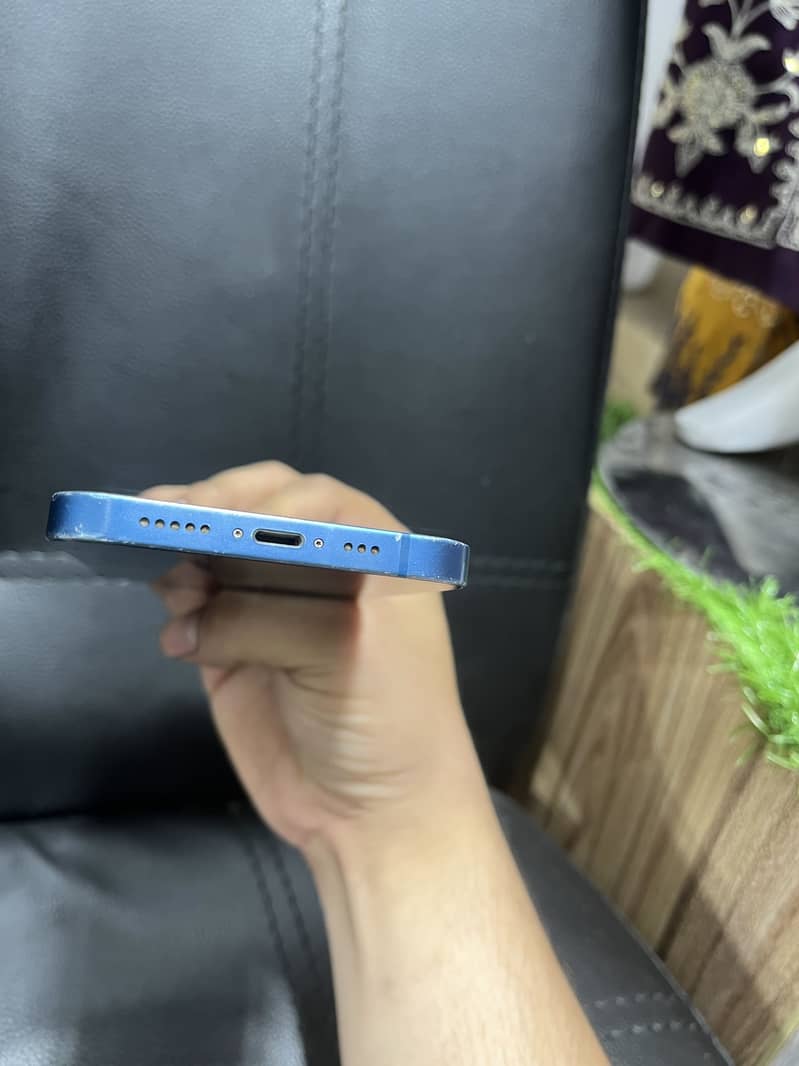 Apple iPhone 13 3