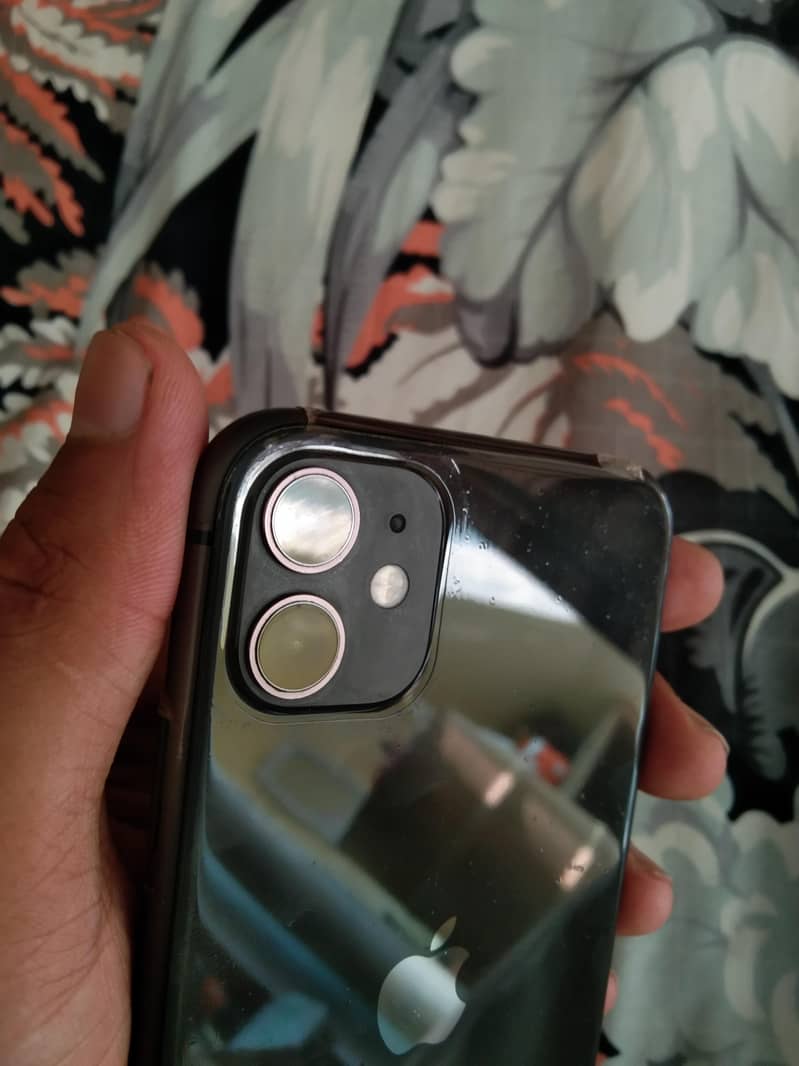 Apple iPhone 11 0