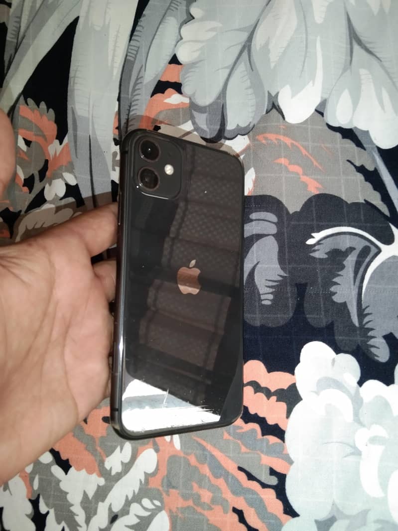 Apple iPhone 11 4