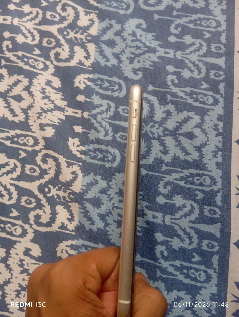 Apple iPhone 11 3