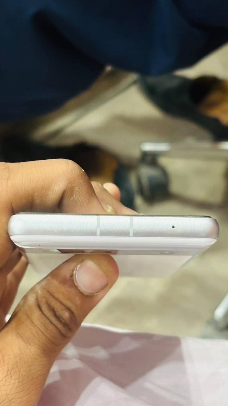 Google Pixel 7a 4