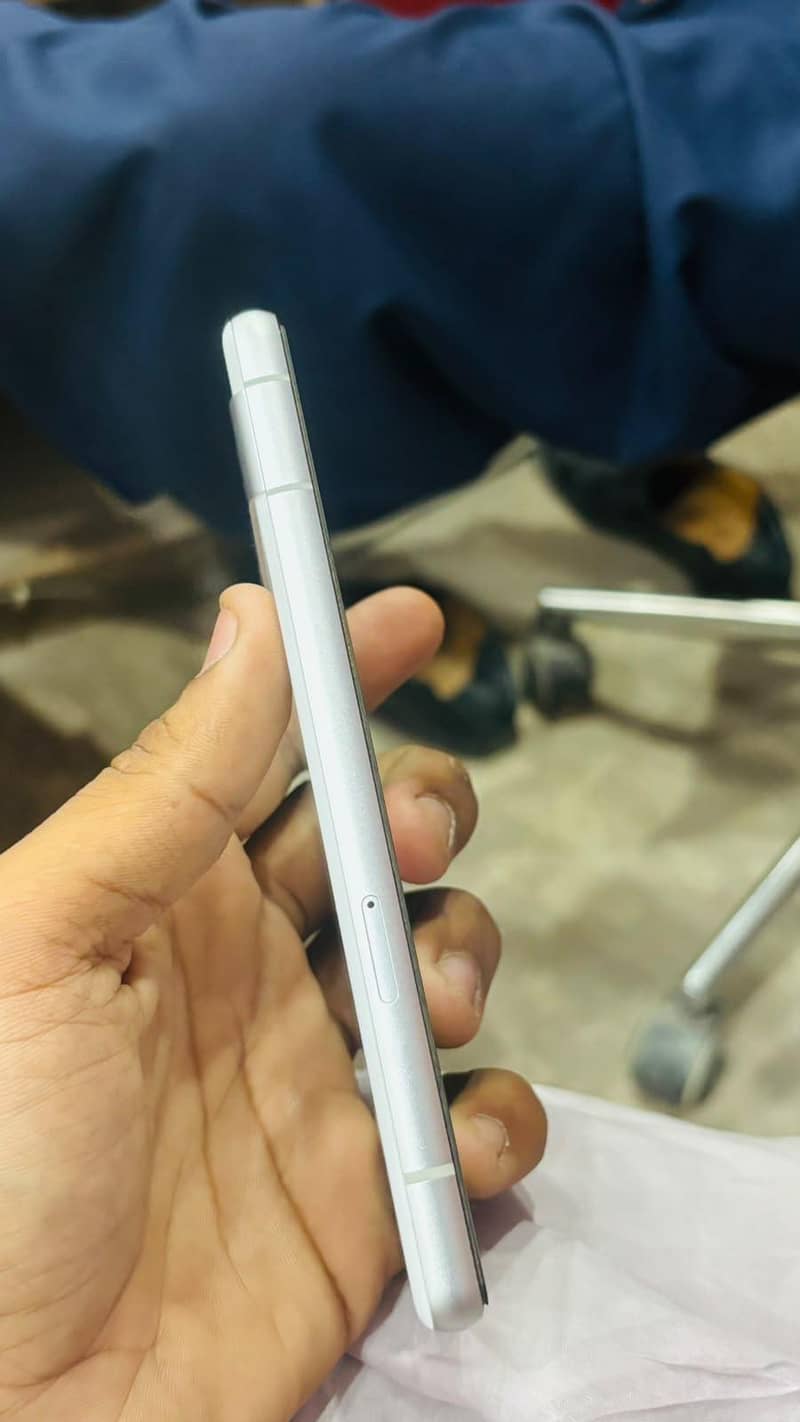 Google Pixel 7a 5
