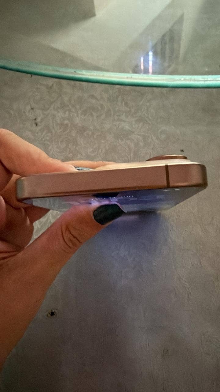 iphone 16 pro 4