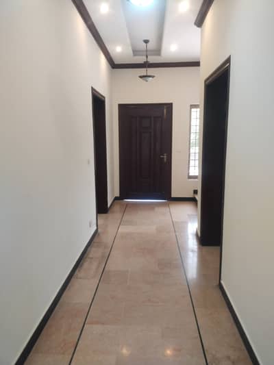 G 13.14Marla House Upar Potion available for Rent