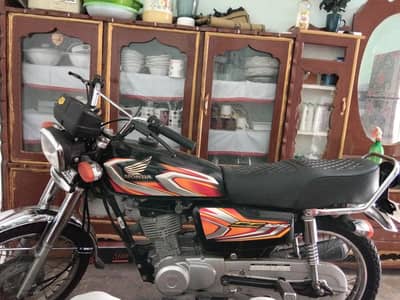 22 modal Honda 125 black colour lush