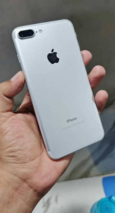 I phone 7 plus 128 gb with box whtsaap number 0319.2144599