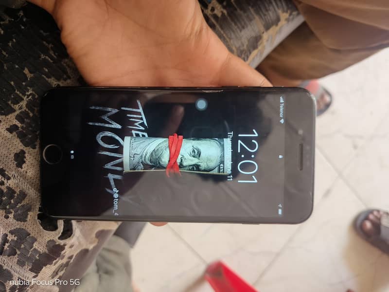 Apple iPhone 7 Plus 4