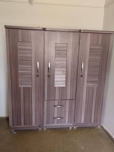 3 Door Almirah / wardrob and Divider / Showcase  0333-2183684