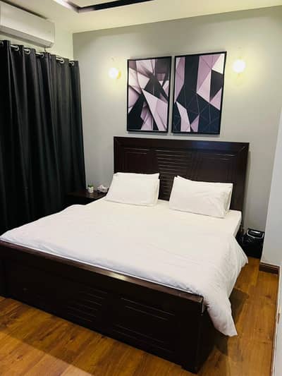 Daily basis 1.2 bad room furnished apartment available