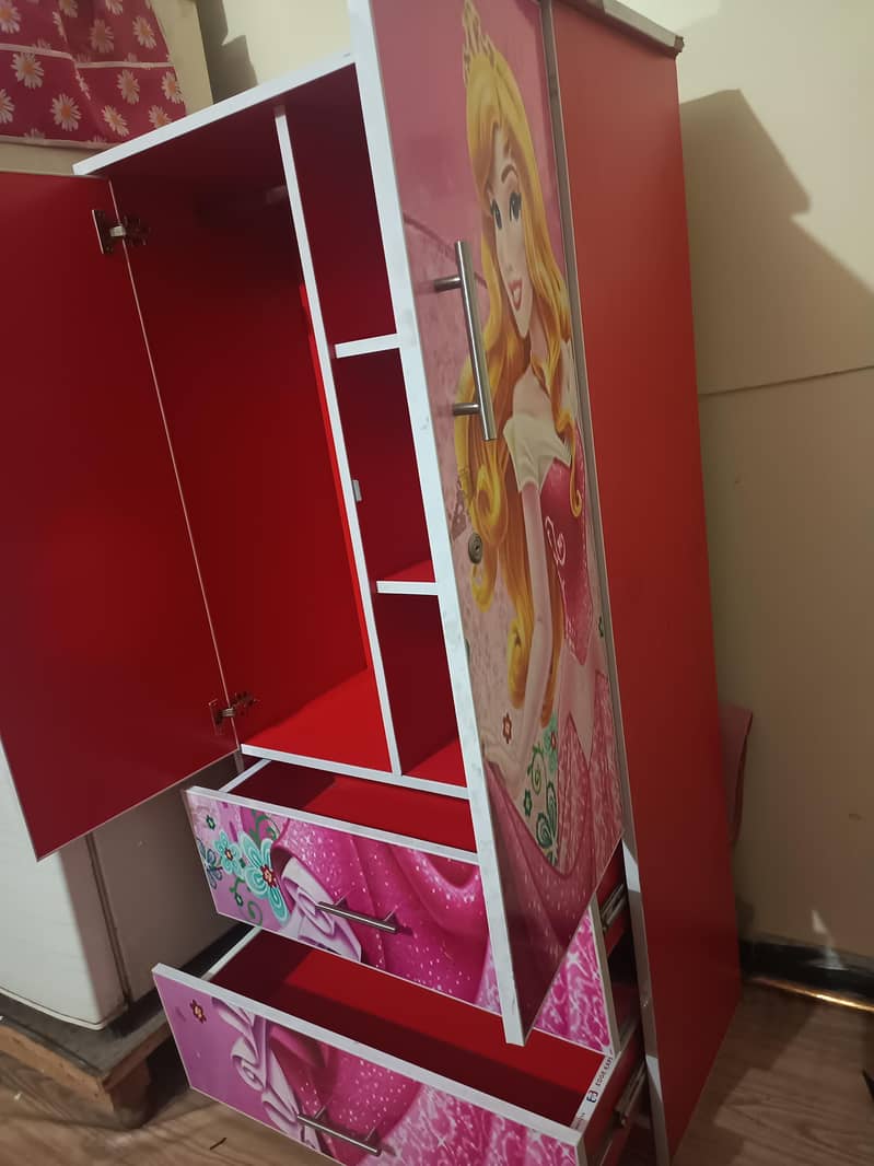 wardrobe 3