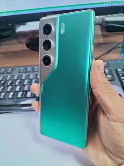 Tecno CAMON 40 Pro