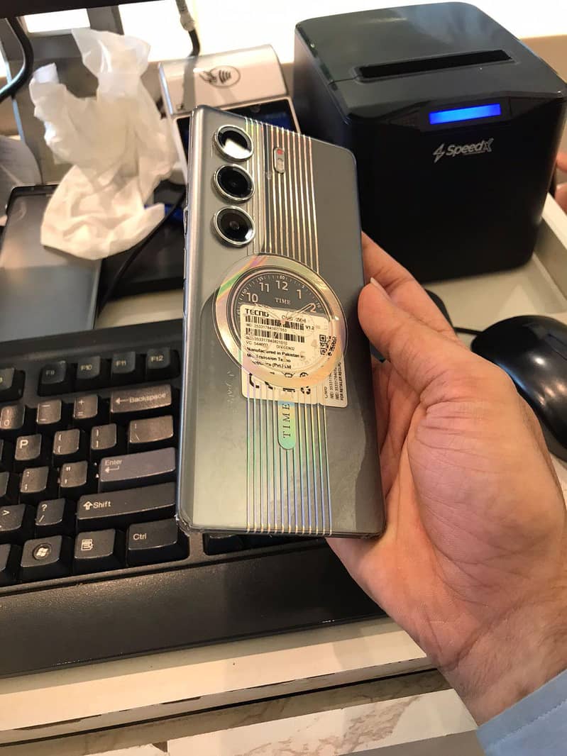 Tecno CAMON 40 Pro 0