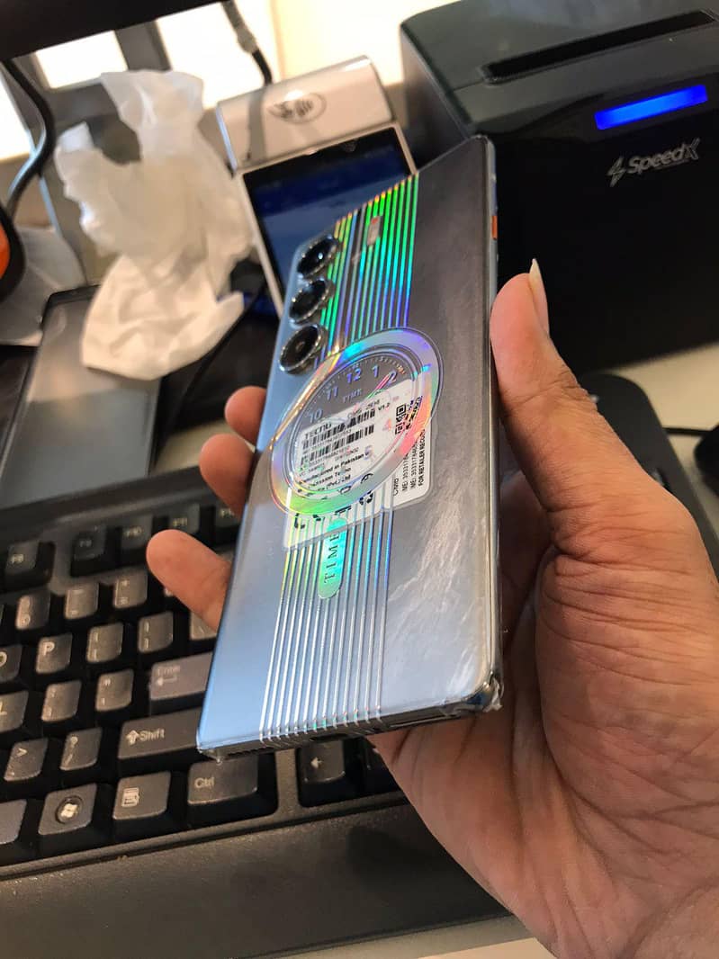 Tecno CAMON 40 Pro 6