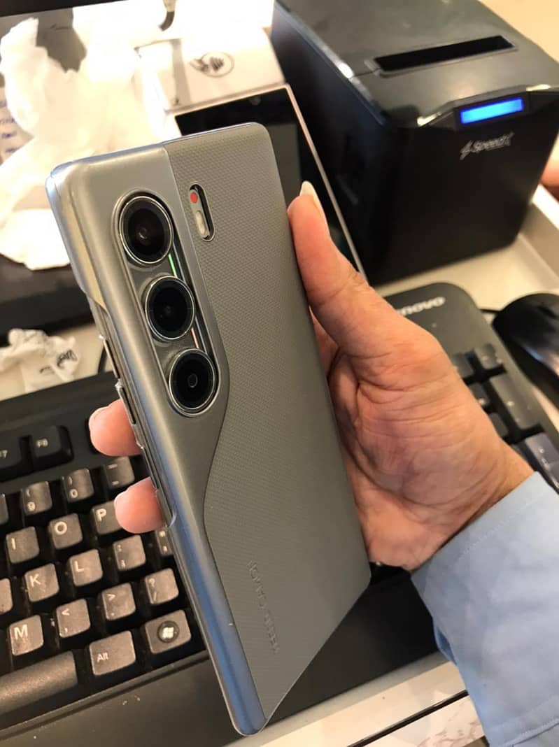 Tecno CAMON 40 Pro 14