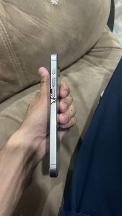 iPhone 15 Pro Max jv