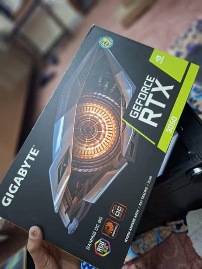 Gigabyte rtx 3050 8gb 3 fans RGB
