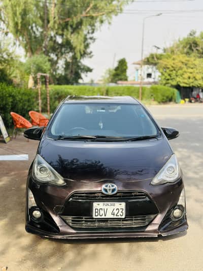 Toyota Aqua 15/18 Solar charge 28 to 30 avg in city