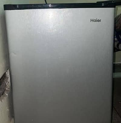 Hair mini fridge