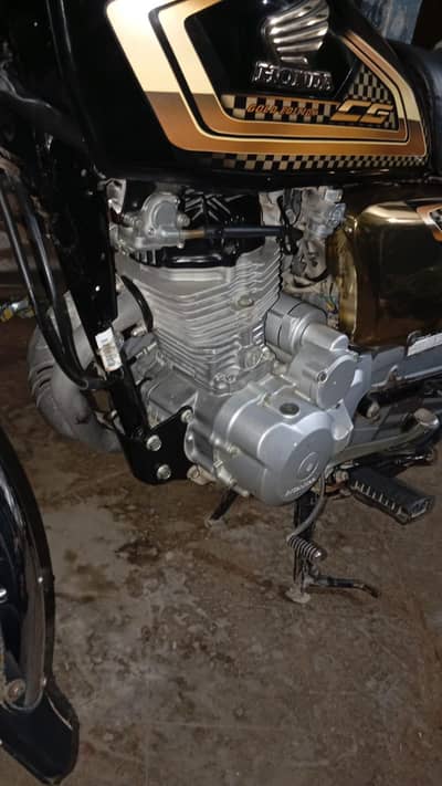 CG 125 GOLDEN EDITION
