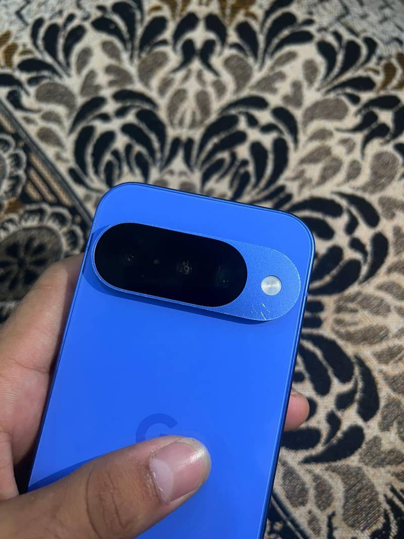 Google Pixel 10 3
