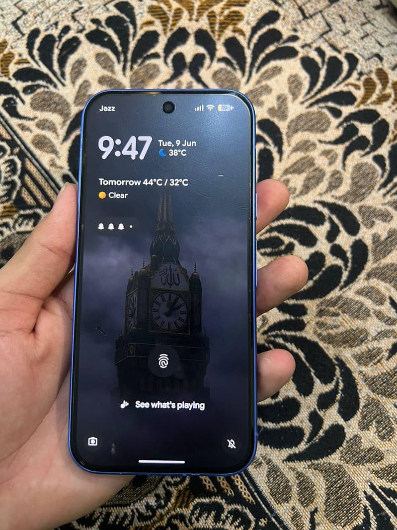Google Pixel 10 4