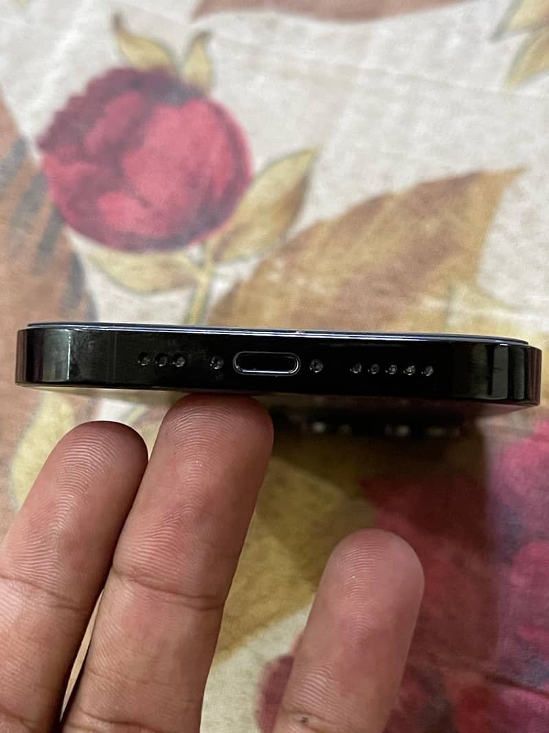 Apple iPhone 14 Pro 0