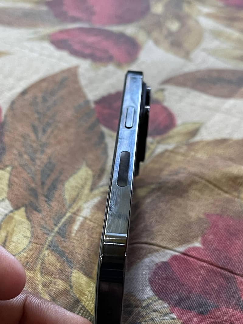 Apple iPhone 14 Pro 4