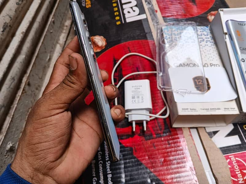 camon 40 pro complete 8
