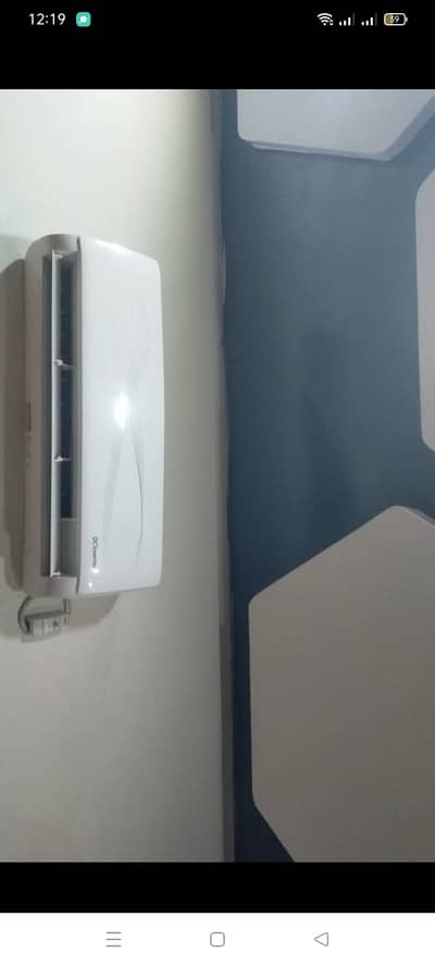 Inverter Ac hot and cool in excellent condition
