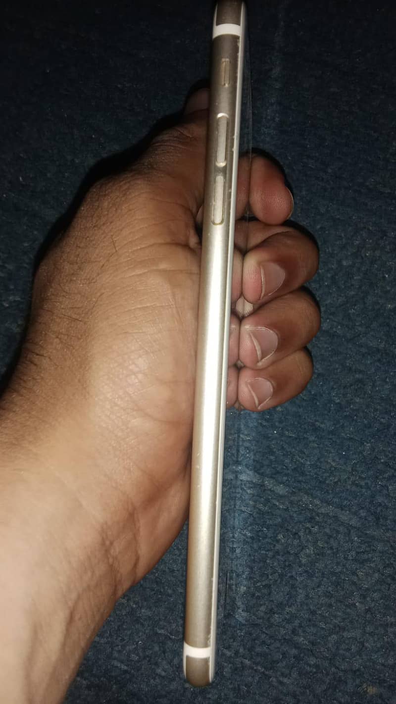 Apple iPhone 6 Plus 4