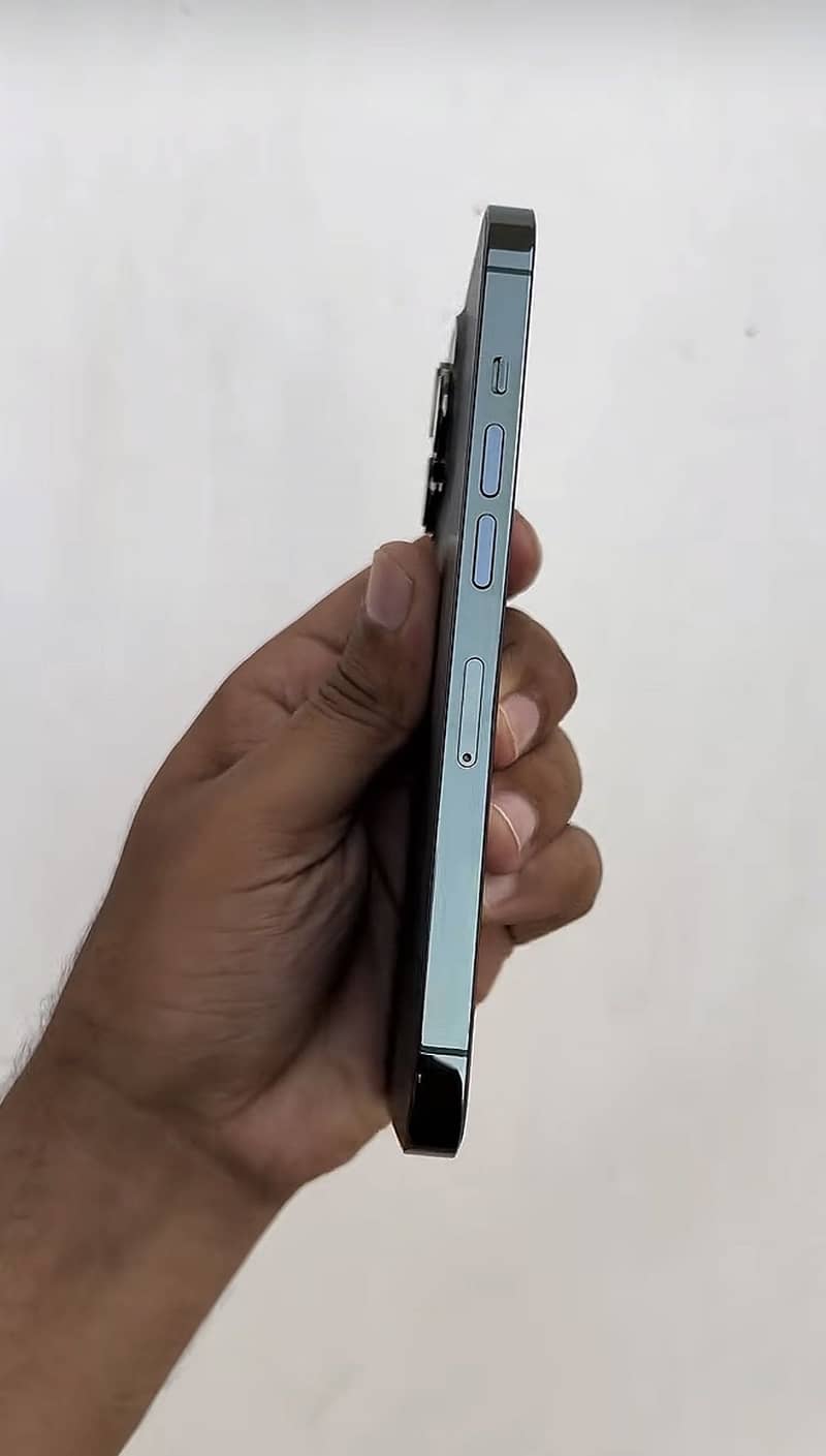 Apple iPhone 13 Pro 1