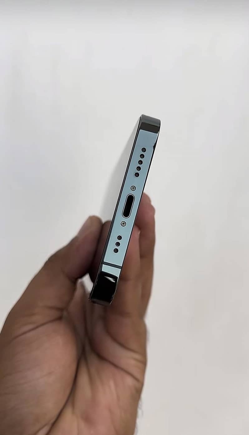 Apple iPhone 13 Pro 3