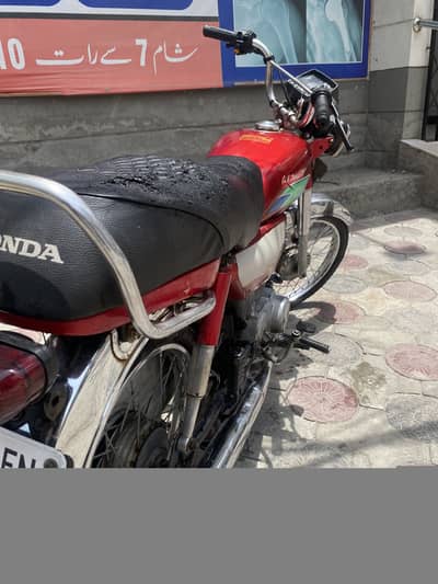 Cd 70 home used bike in good condition 0-3-3-6-0-0-4-7-8-9-9