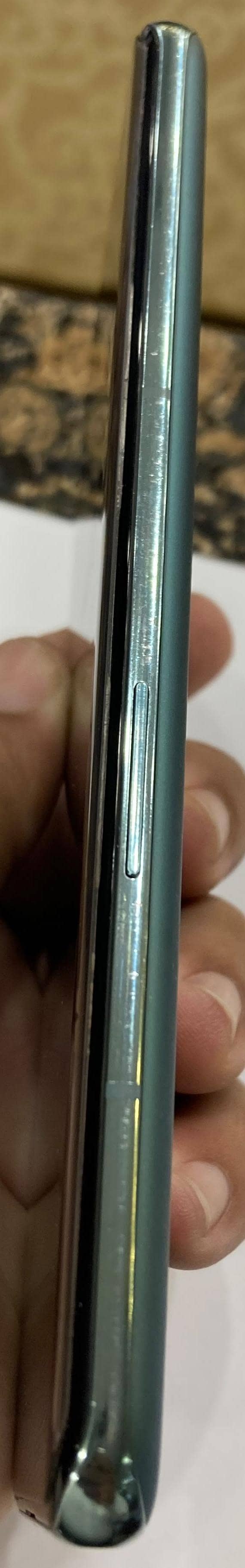 One Plus 10 Pro 4