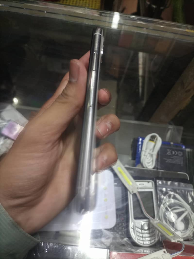 Apple iPhone X 2