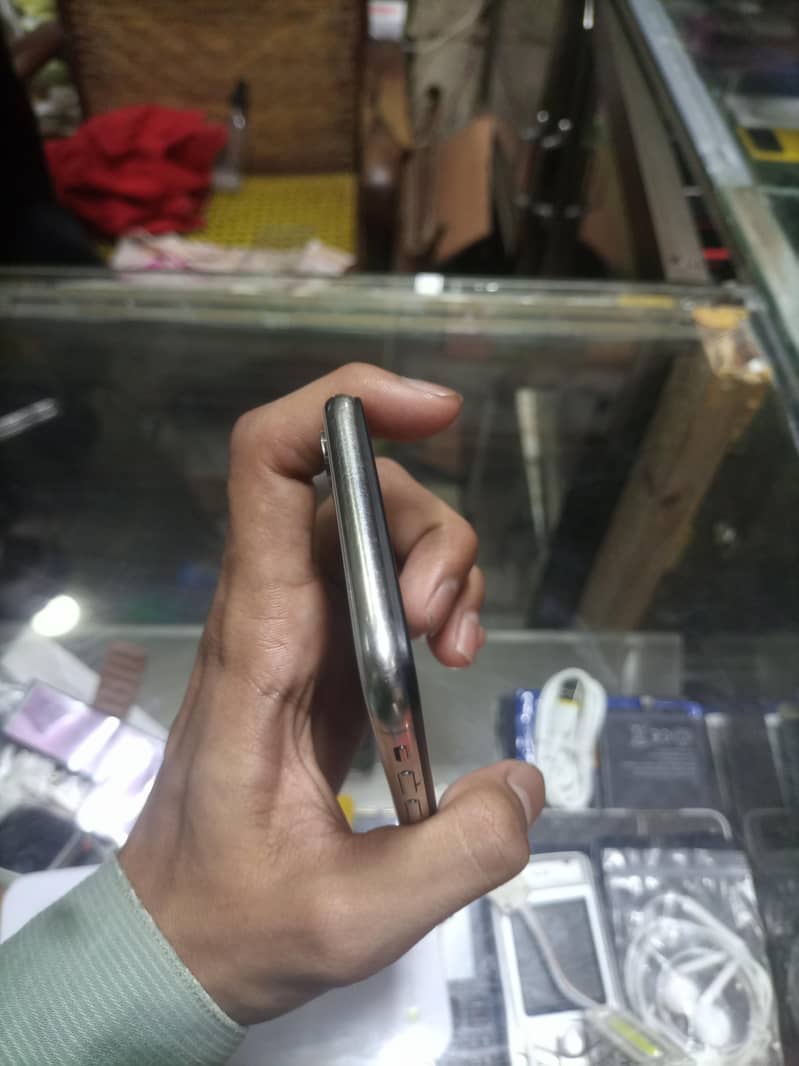 Apple iPhone X 5