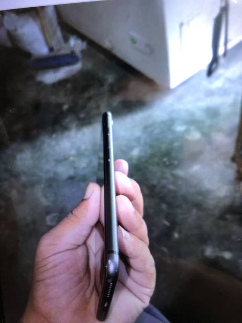 Apple iPhone 8 Plus 1
