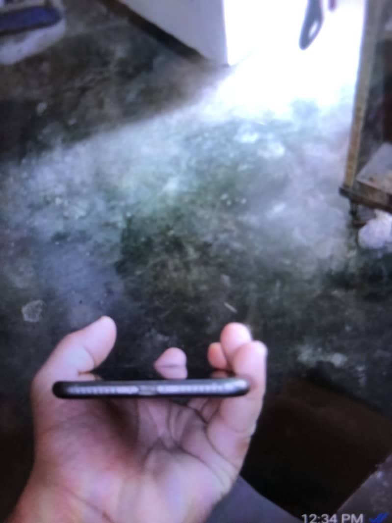 Apple iPhone 8 Plus 3