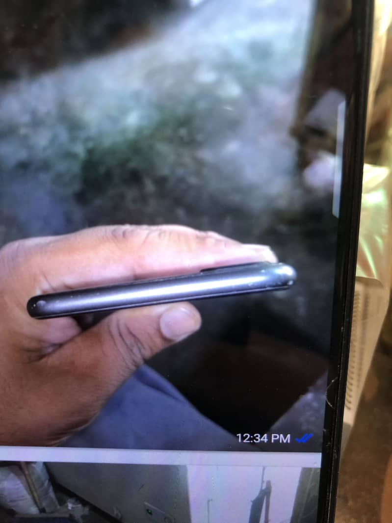 Apple iPhone 8 Plus 5