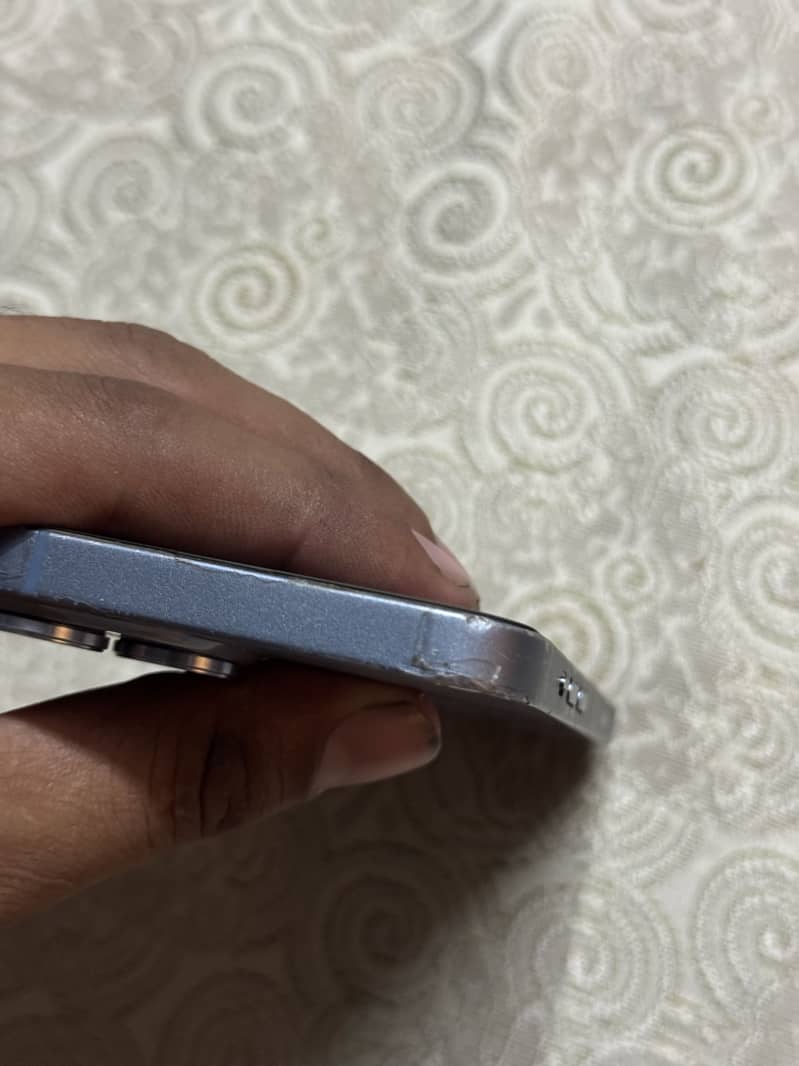 Apple iPhone 14 7