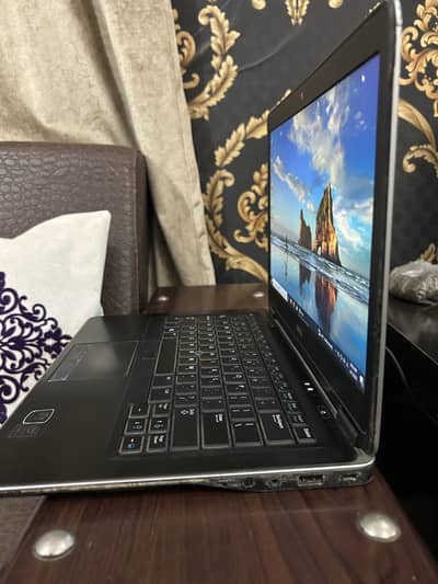 Dell Latitude E5440 (Video Available in chat)